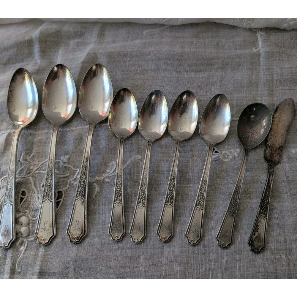 1847 ROGERS BROS Ancestral Silverplate‎ Flatware 8 Spoons 1 Butter Monogram W/M